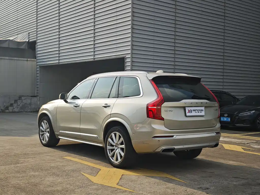 Volvo XC90 — фото 4