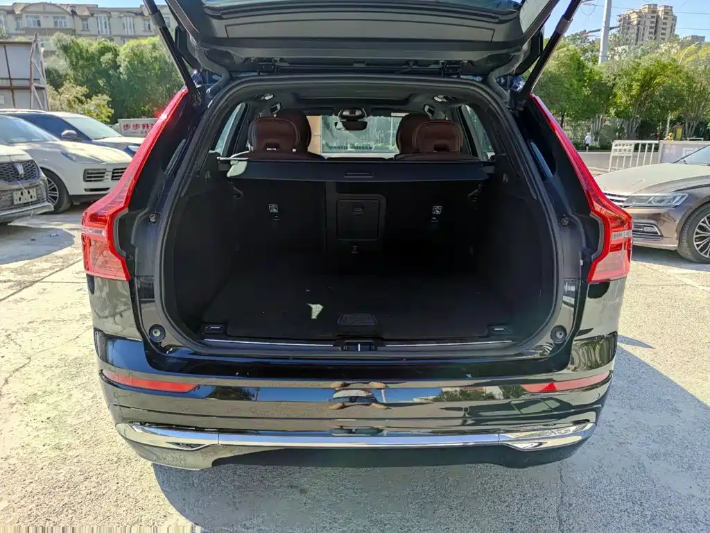 Volvo XC60 — фото 19