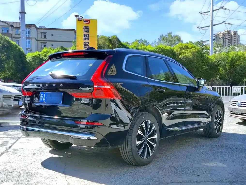 Volvo XC60 — фото 4