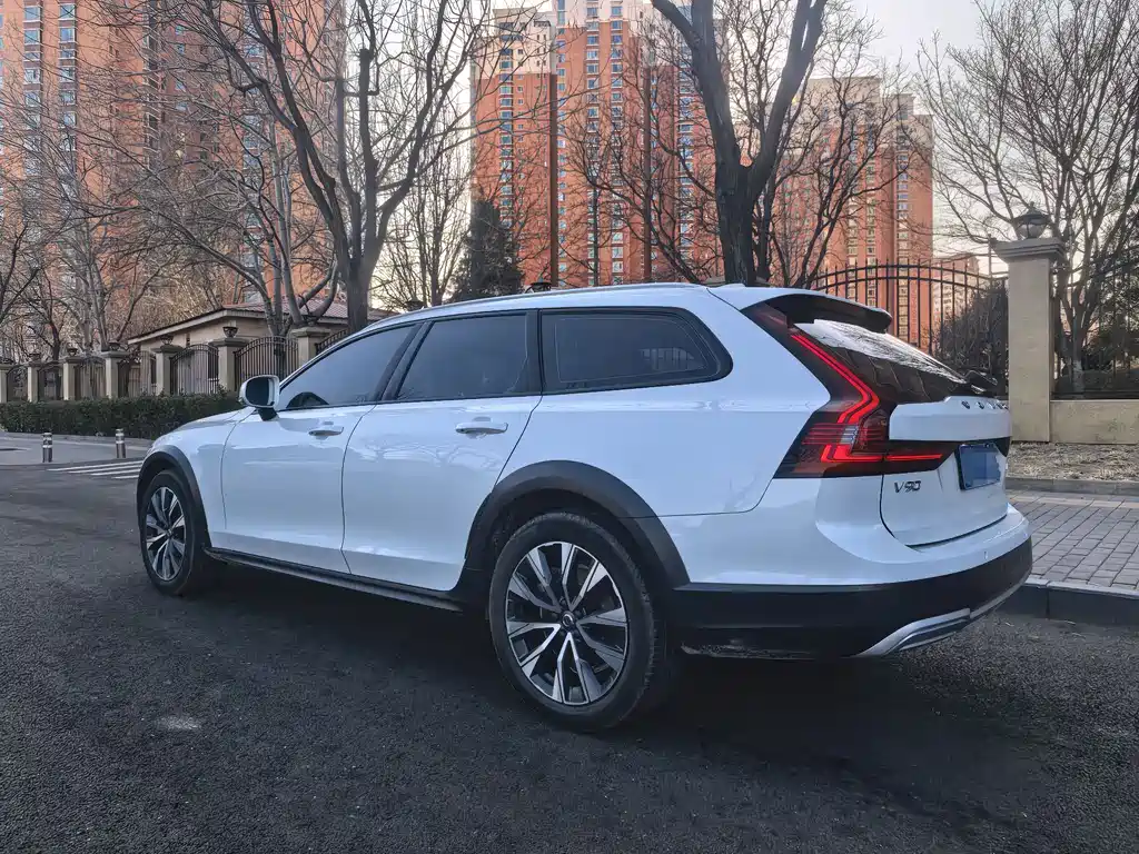 Volvo V90 — фото 4