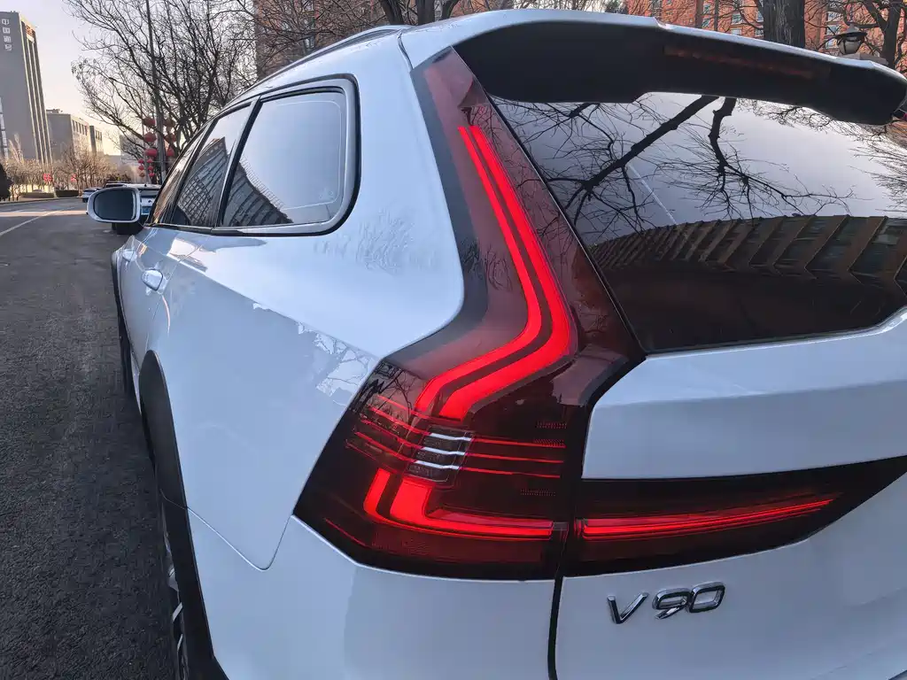 Volvo V90 — фото 8