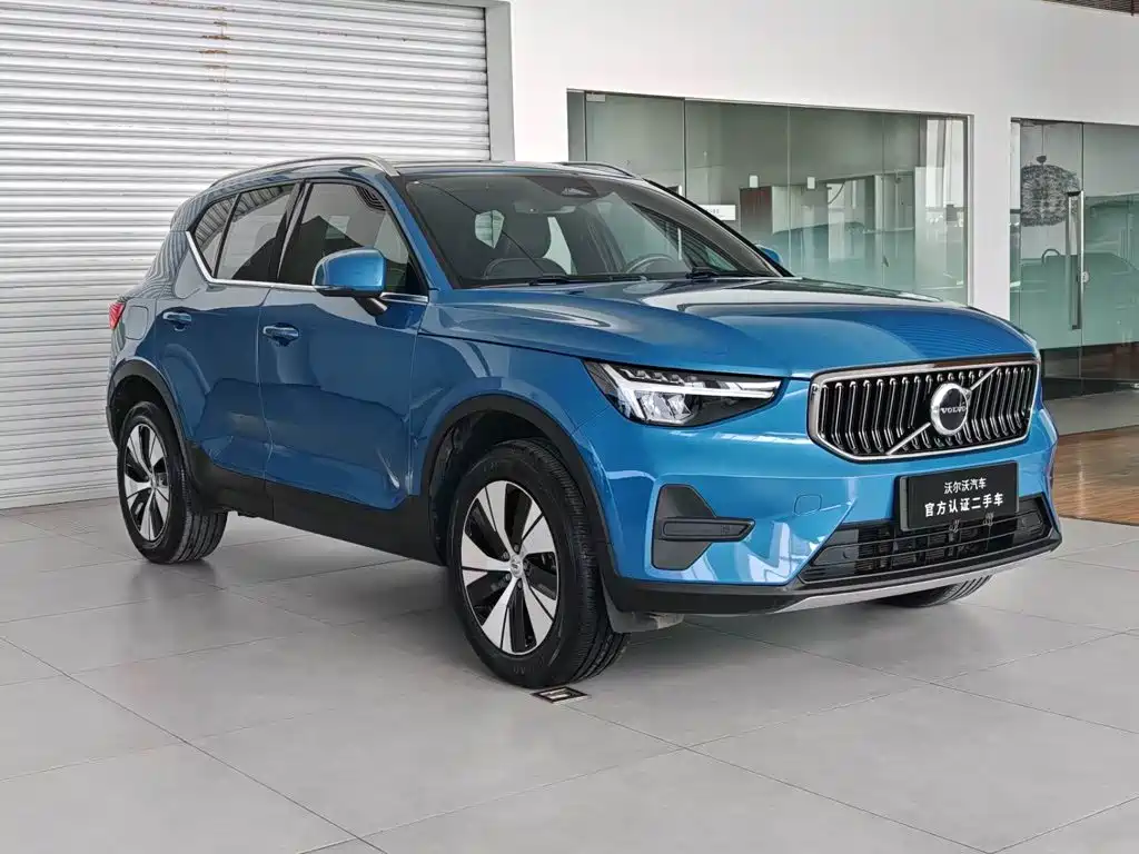 Volvo XC40 — фото 3