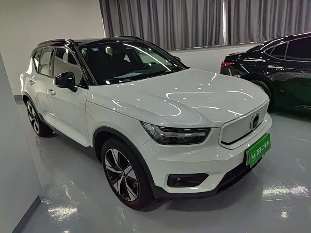 Volvo XC40 NEV — фото 4