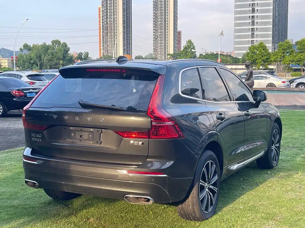 Volvo XC60 — фото 4