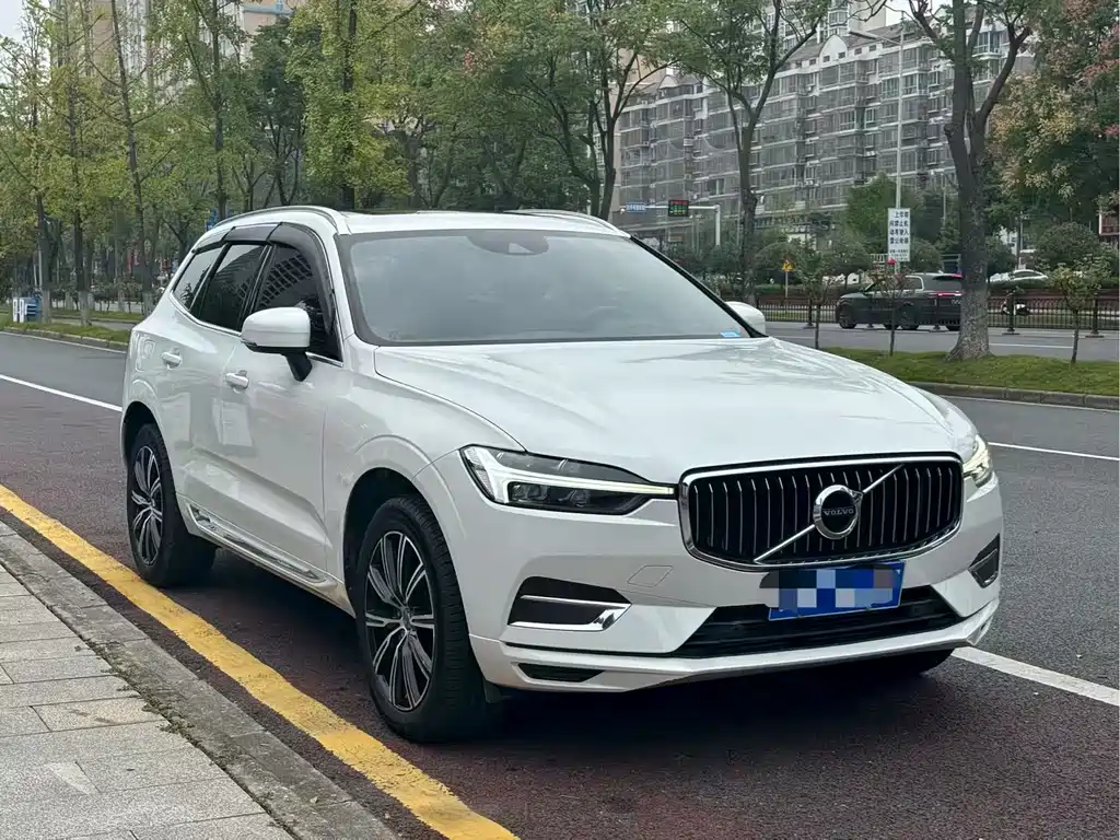 Volvo XC60 — фото 3