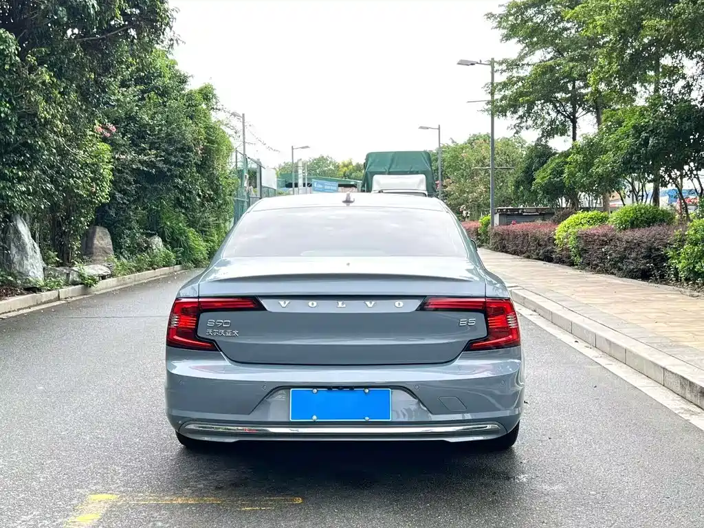 Volvo S90 — фото 3