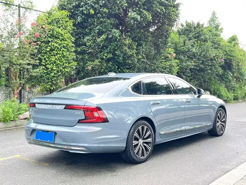 Volvo S90 — фото 4