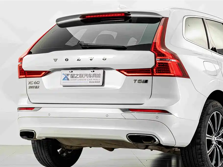 Volvo XC60 — фото 7