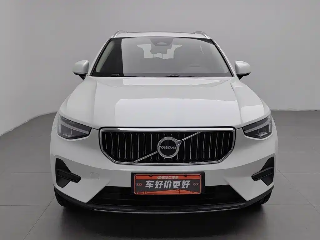Volvo XC40 — фото 3