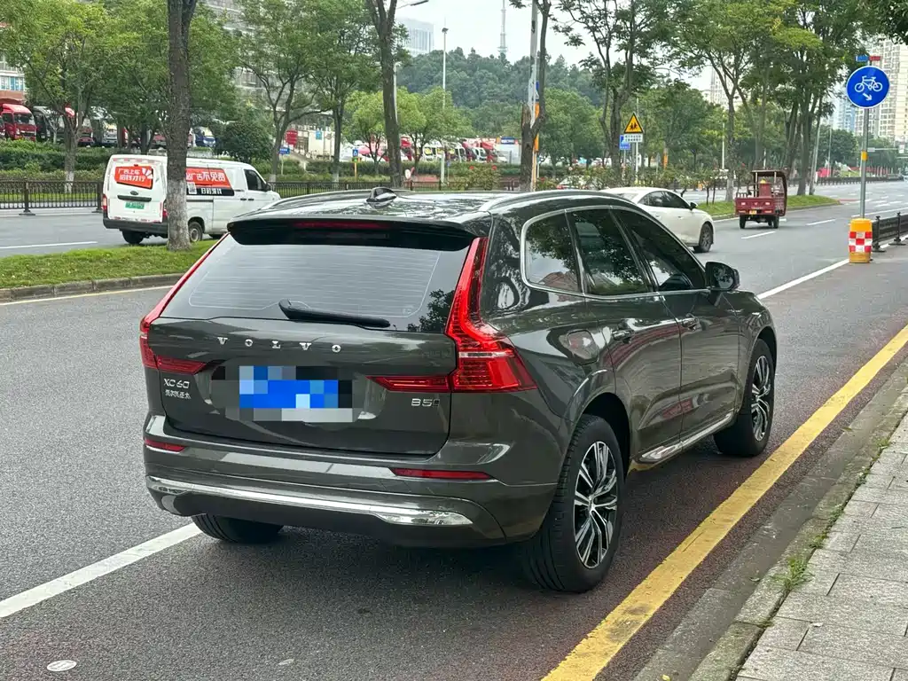 Volvo XC60 — фото 4