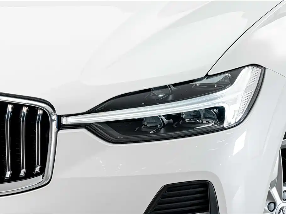 Volvo XC60 — фото 4