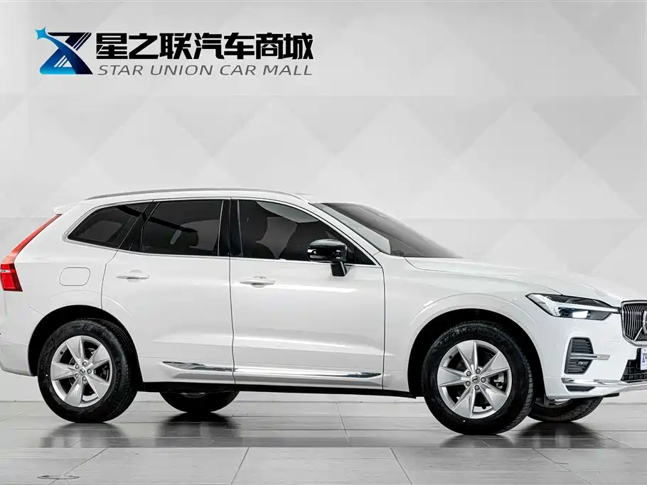 Volvo XC60 — фото 5