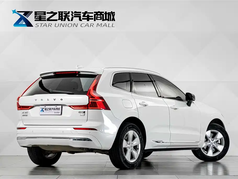Volvo XC60 — фото 6