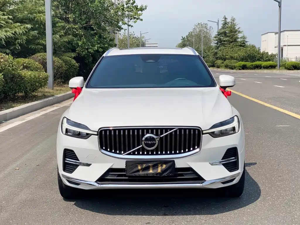 Volvo XC60 — фото 2