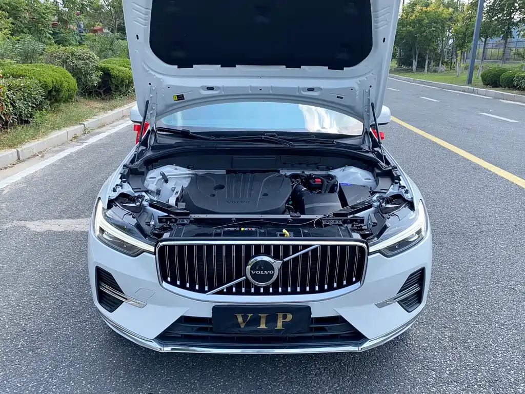 Volvo XC60 — фото 25