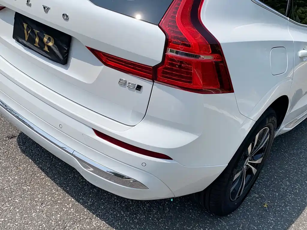 Volvo XC60 — фото 8