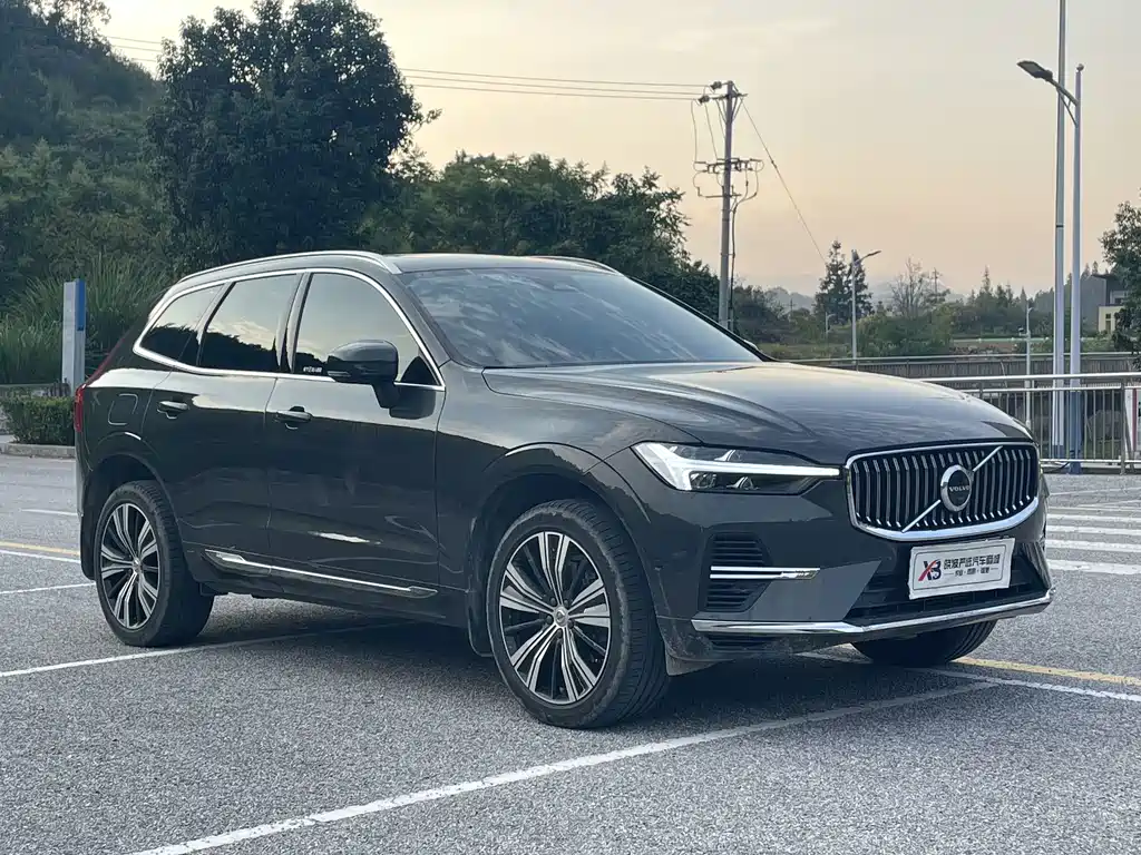 Volvo XC60 PHEV — фото 3