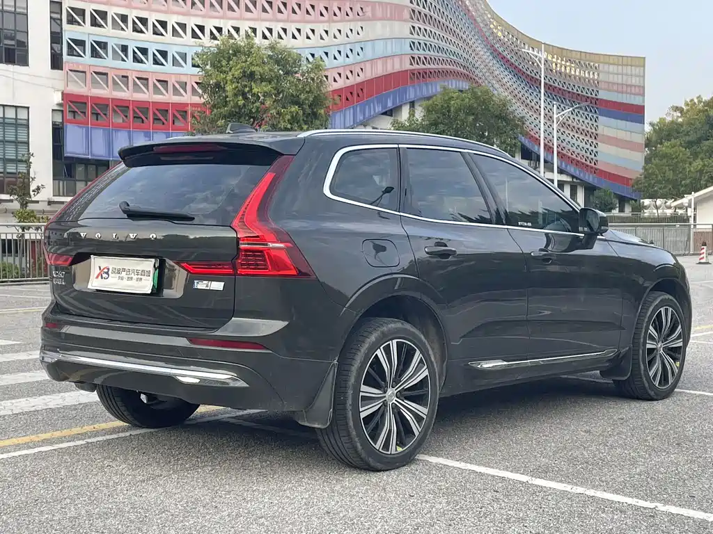 Volvo XC60 PHEV — фото 6