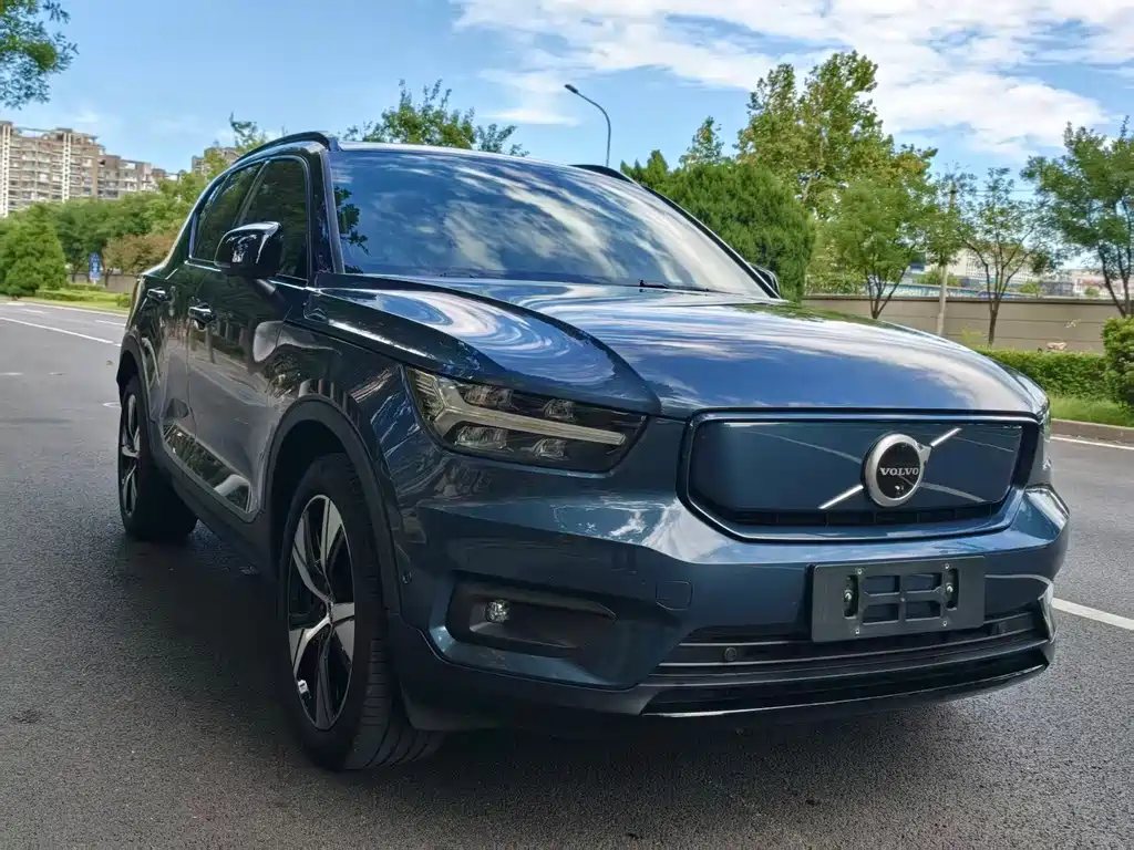 Volvo XC40 NEV — фото 2