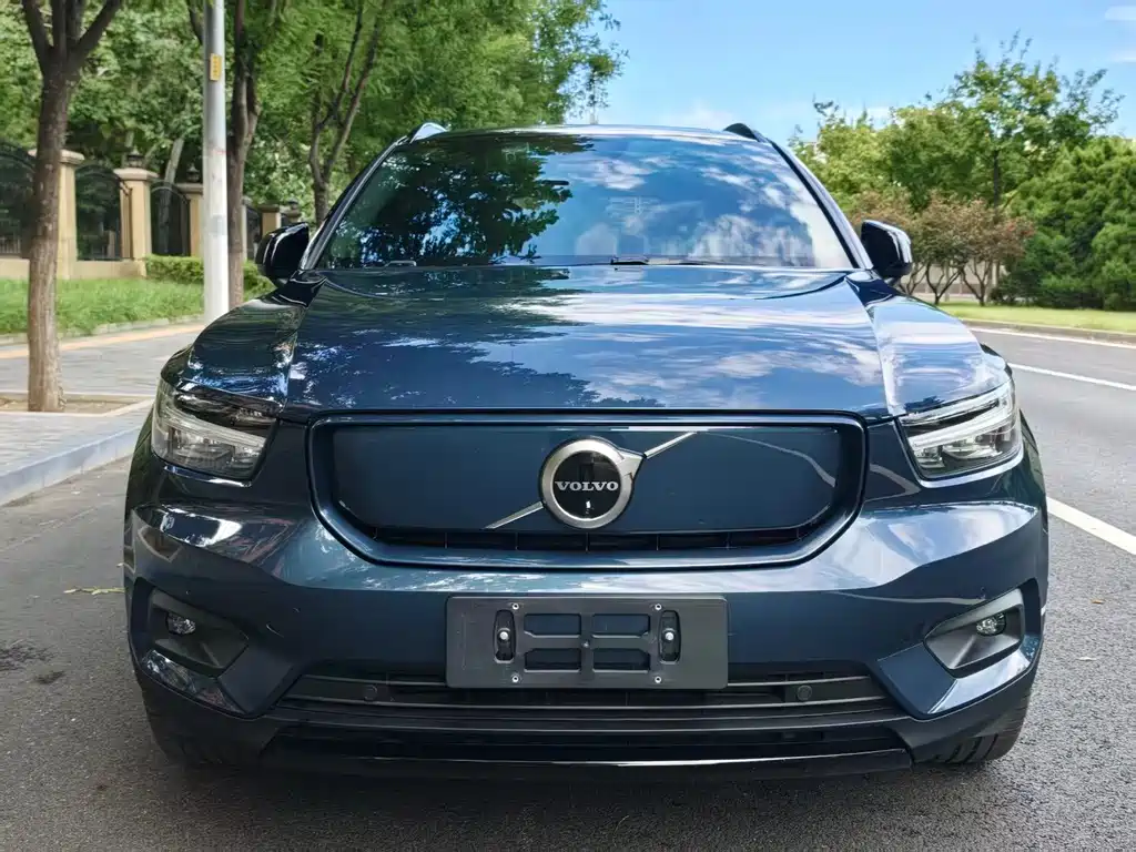 Volvo XC40 NEV — фото 3