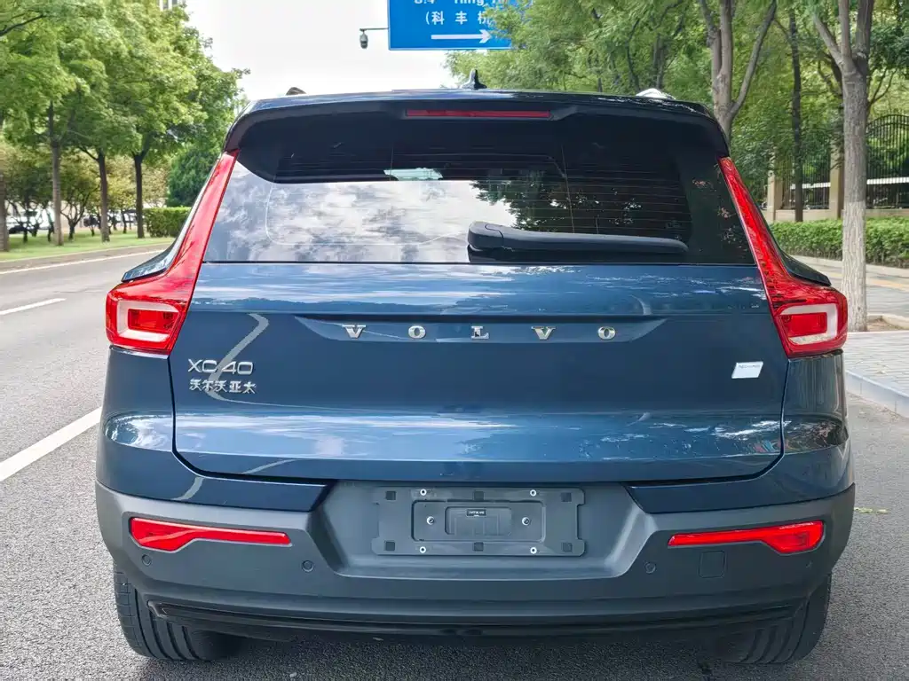 Volvo XC40 NEV — фото 4
