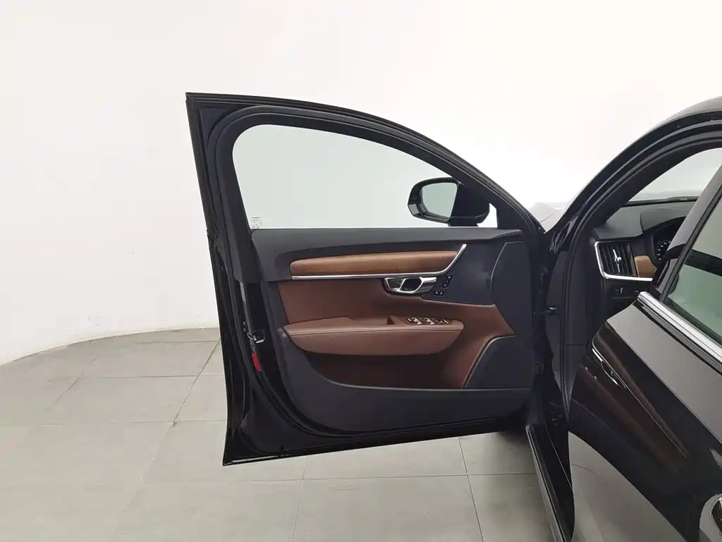 Volvo S90 — фото 8