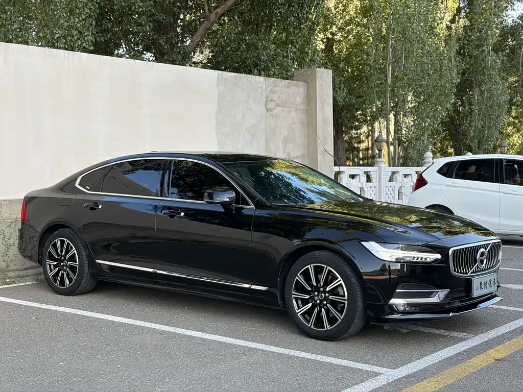 Volvo S90 — фото 3