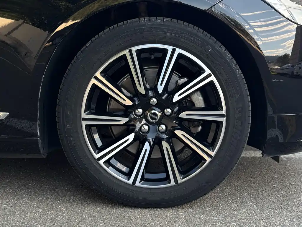 Volvo S90 — фото 4