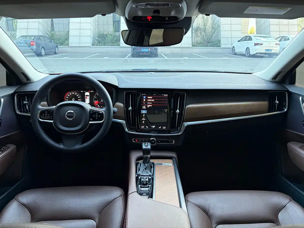 Volvo S90 — фото 9