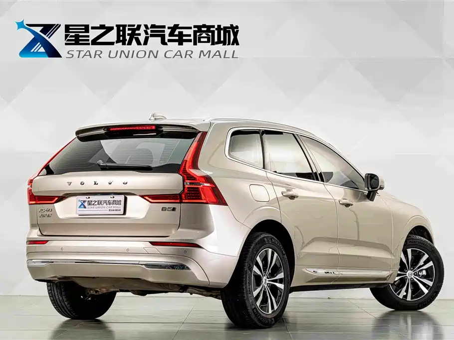 Volvo XC60 — фото 6