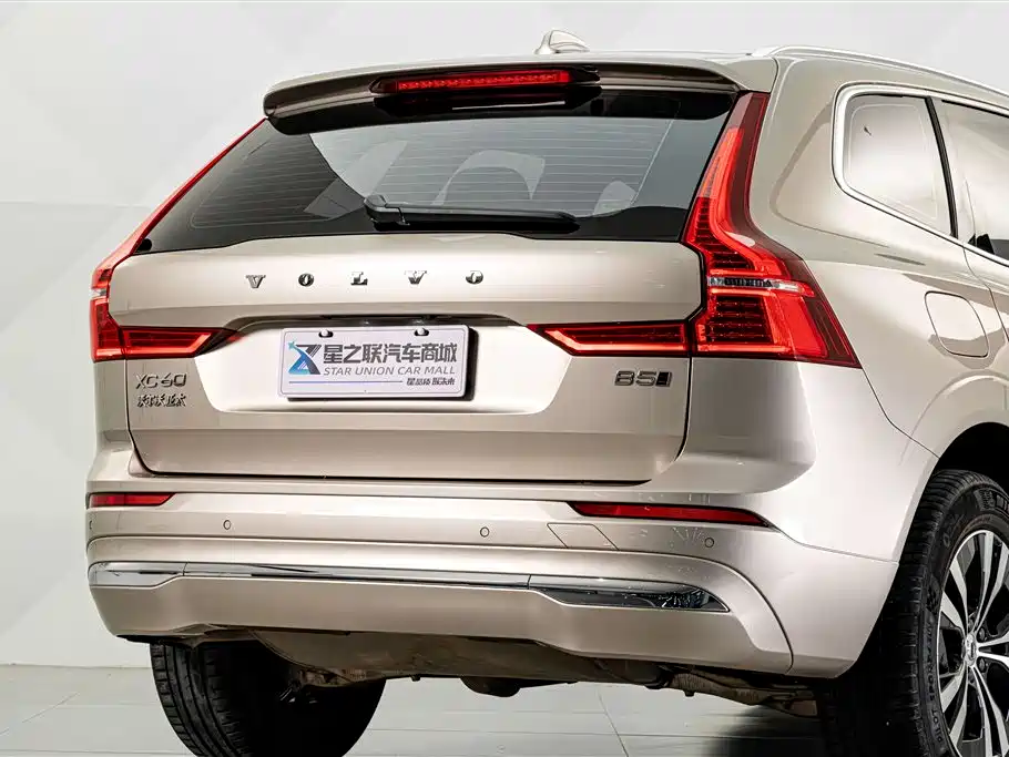 Volvo XC60 — фото 7