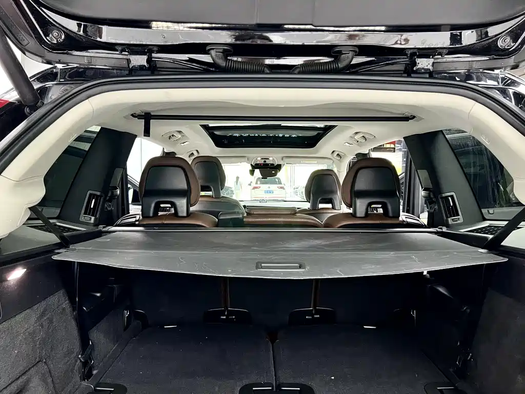 Volvo XC90 — фото 19