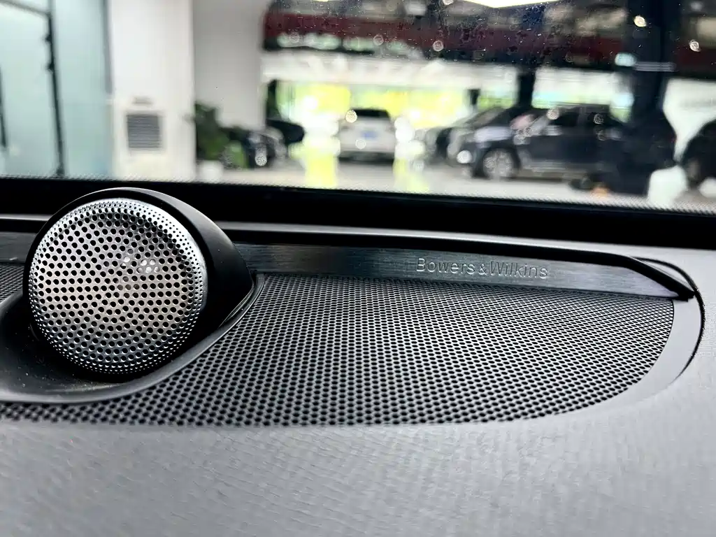 Volvo XC90 — фото 10