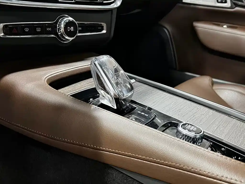 Volvo S90 — фото 11