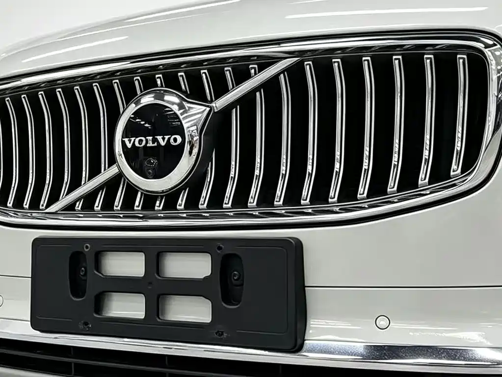 Volvo S90 — фото 17