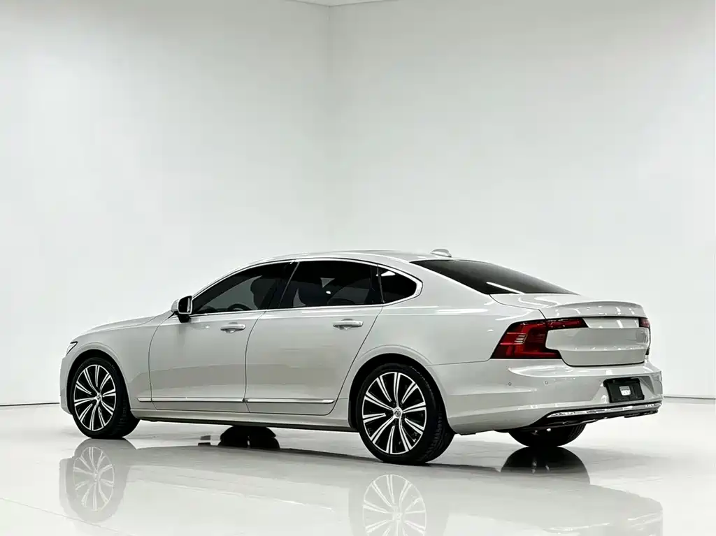 Volvo S90 — фото 3