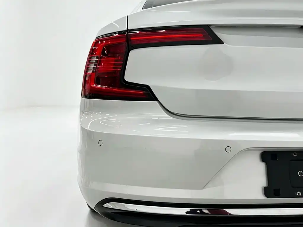 Volvo S90 — фото 21