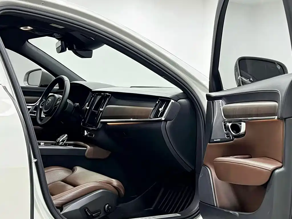 Volvo S90 — фото 10
