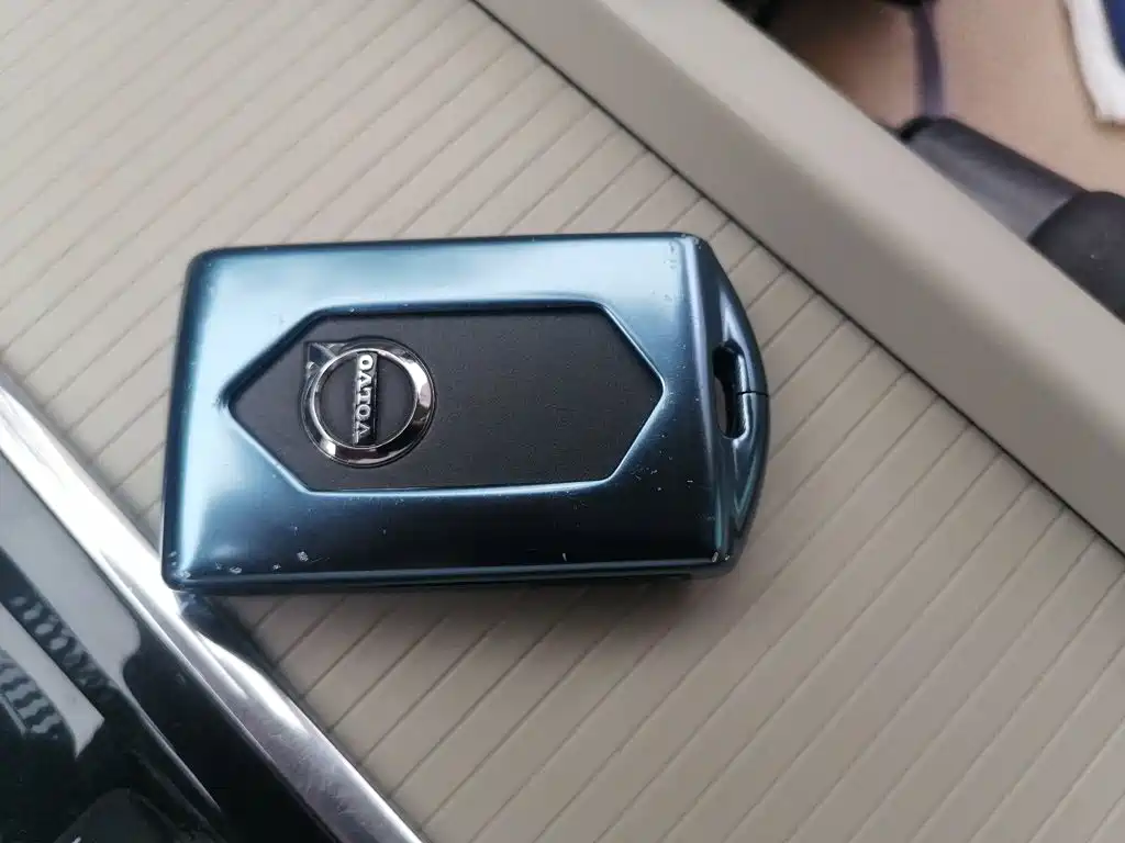 Volvo XC60 — фото 20