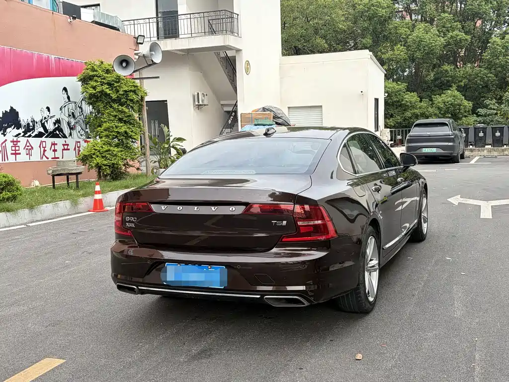 Volvo S90 — фото 9
