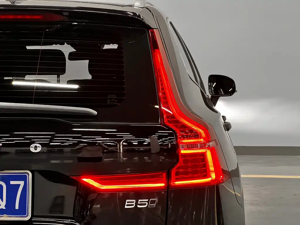 Volvo XC60 — фото 13