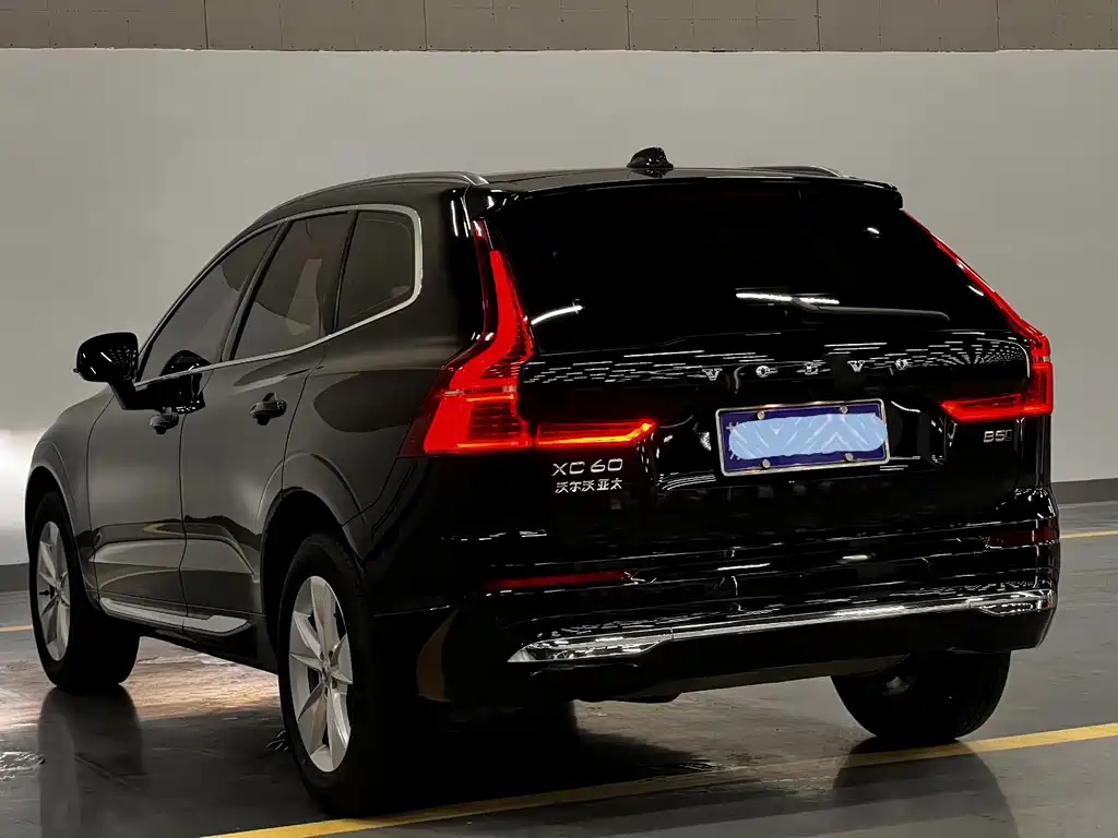 Volvo XC60 — фото 4