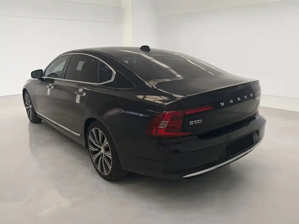 Volvo S90 — фото 5