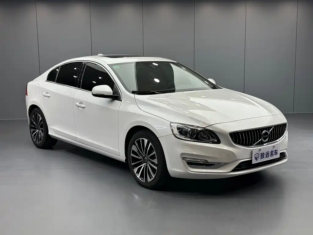 Volvo S60 — фото 3