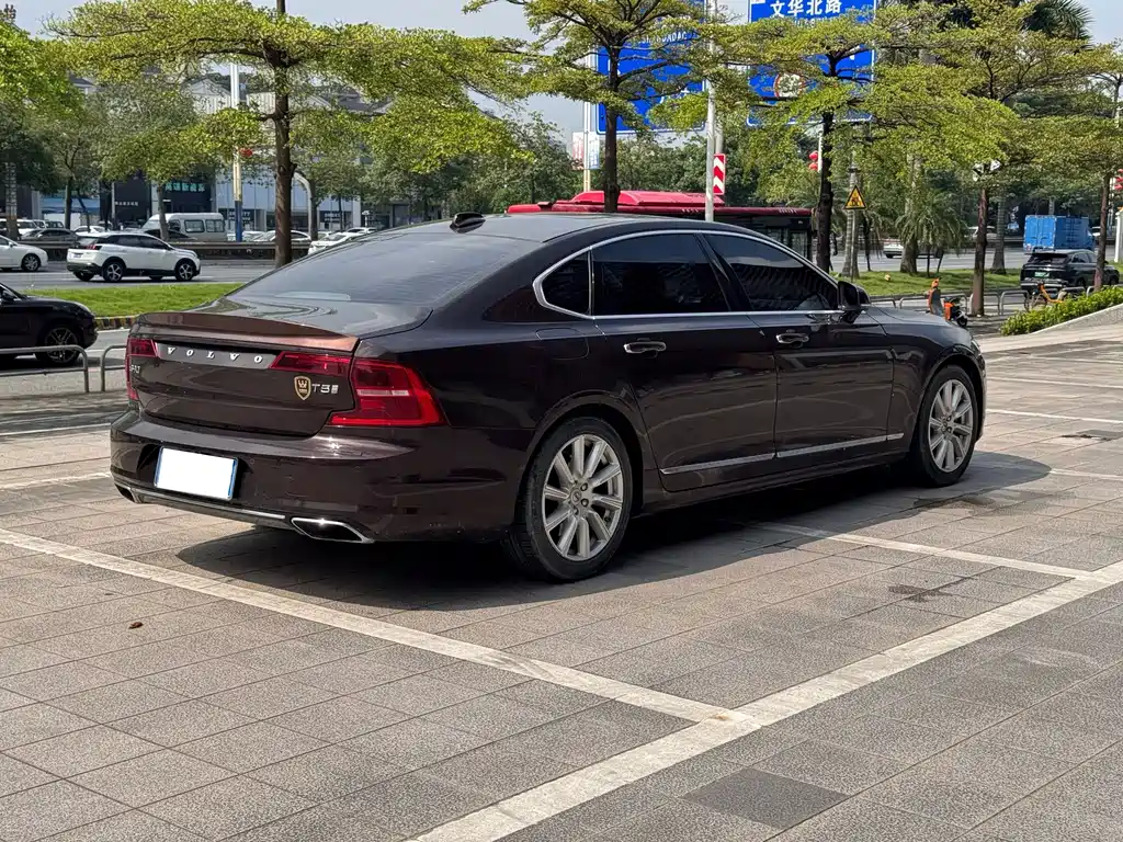 Volvo S90 — фото 4