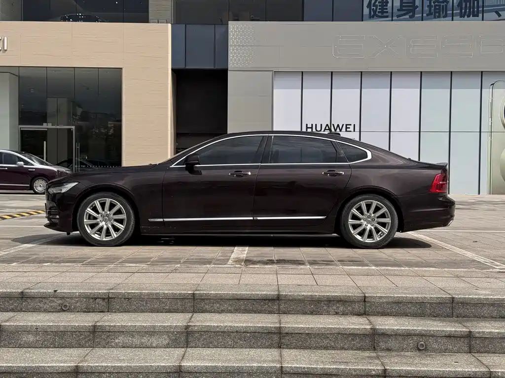 Volvo S90 — фото 9