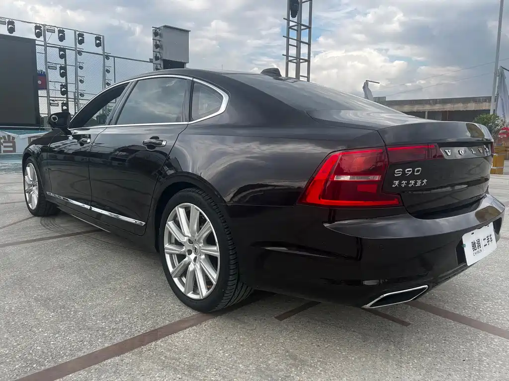 Volvo S90 — фото 6