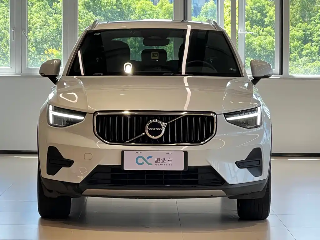 Volvo XC40 — фото 2