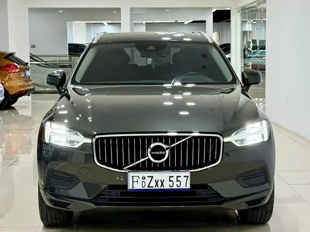 Volvo XC60 — фото 2