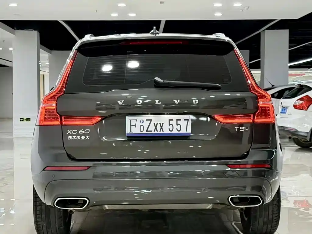 Volvo XC60 — фото 3